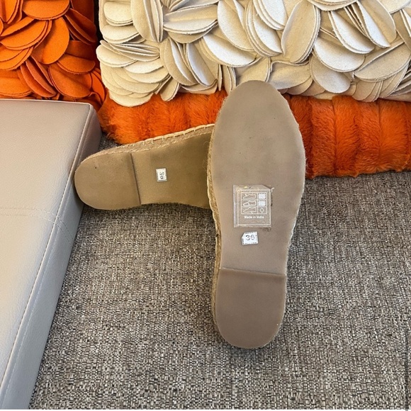 ❣️PariPari Embroidered Slide On Espadrille Clogs❣️ - Picture 8 of 9